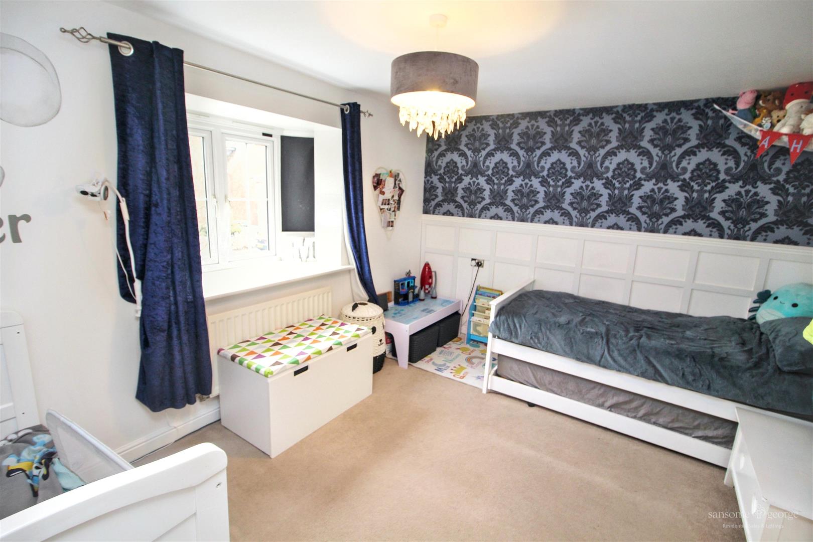 Pryor Close, Tilehurst, Reading